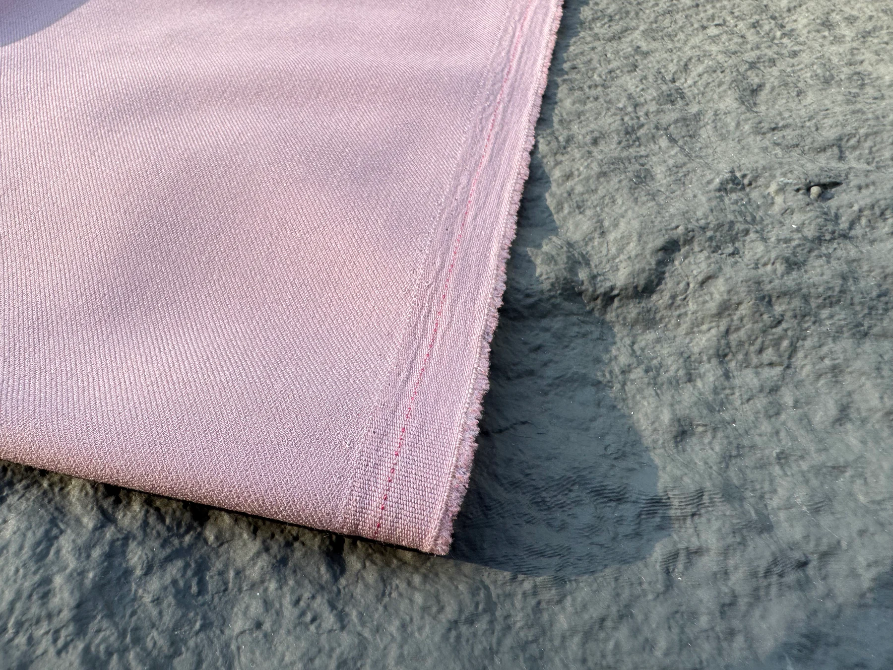Blush Fine-Twill Stretch T/R detail 1